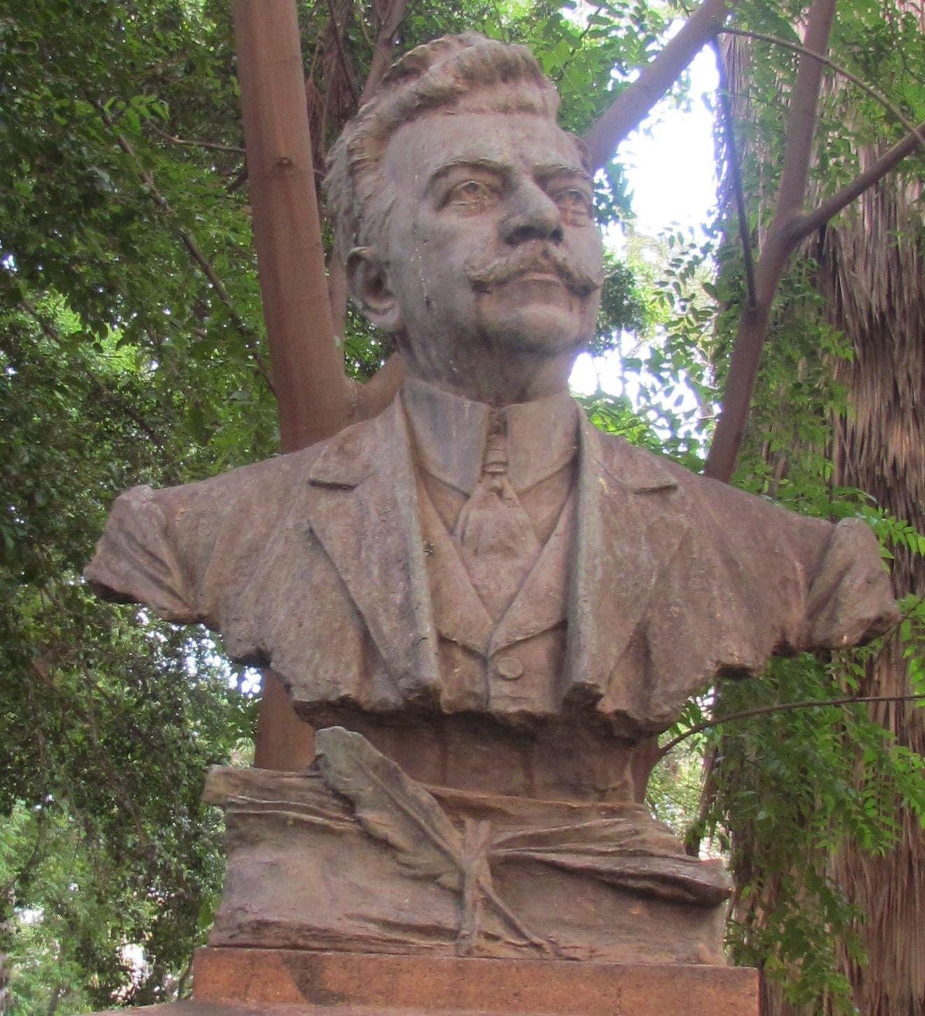 Quatro bustos de bronze são furtados em um mês em Porto Alegre