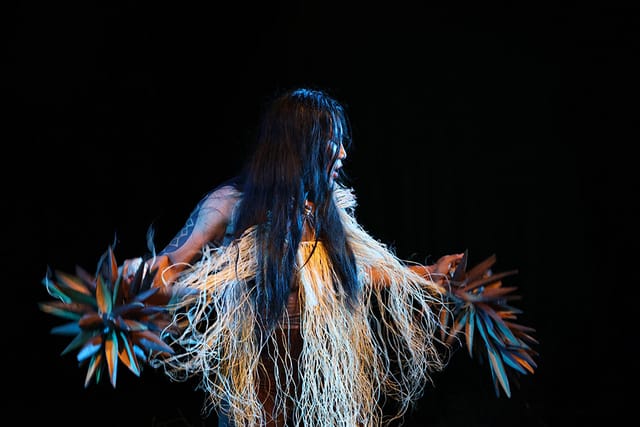 Palco Indígena celebra a dança e o teatro dos povos originários