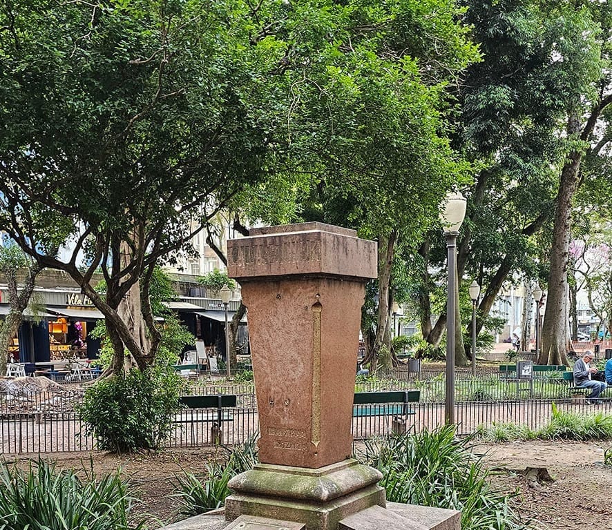 ✉️ Bustos de bronze são alvos de furto no Centro